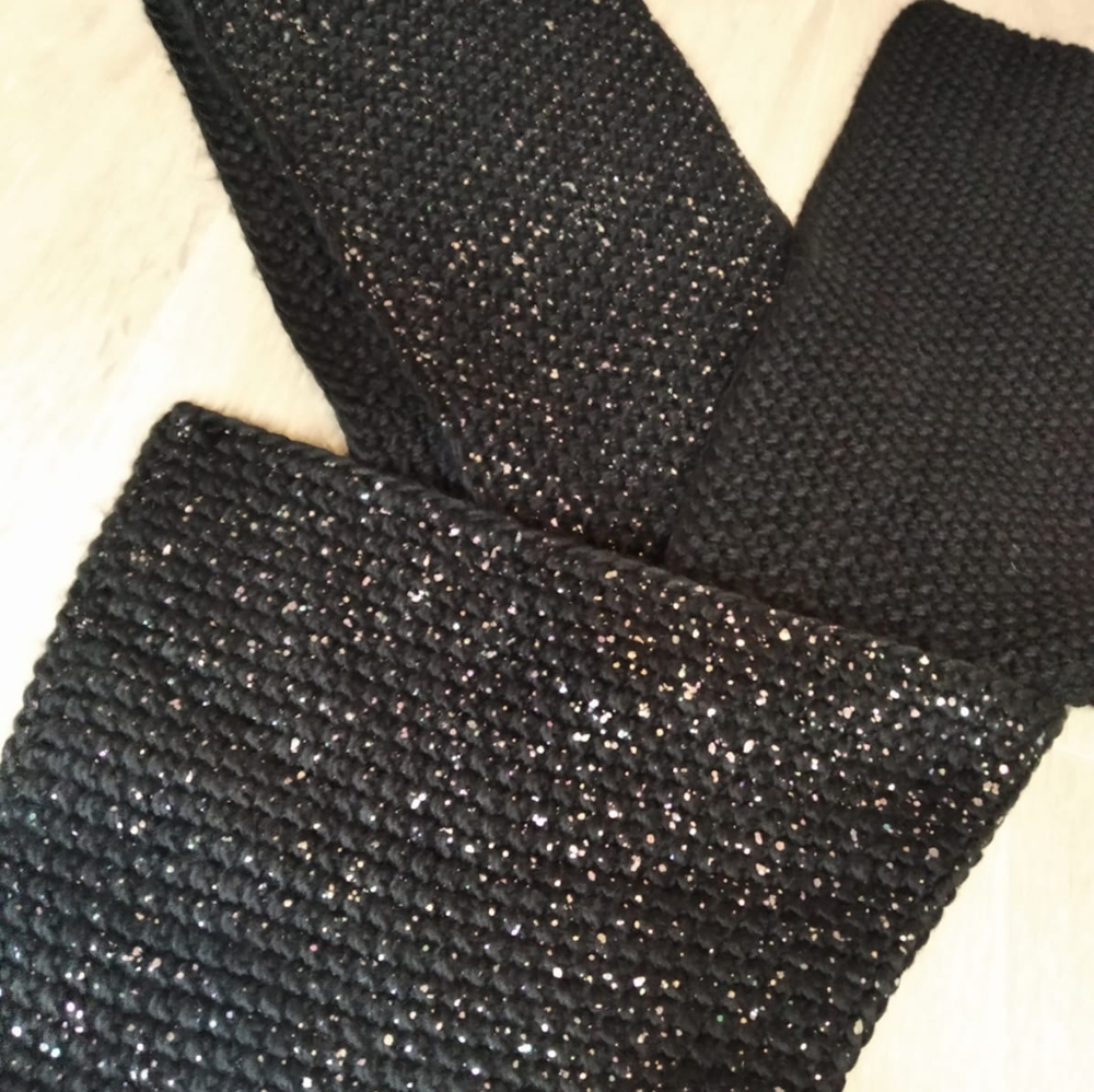 Girls scarves black and pink